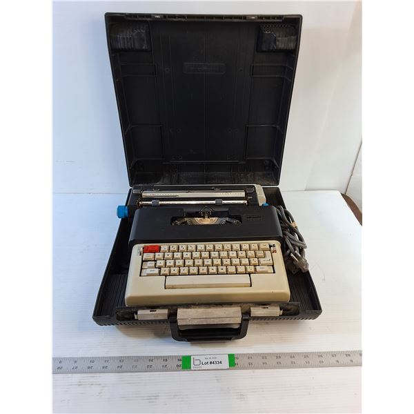 Vintage Electric Typewriter  - Olivetti  - NO Power - As Is - PICK UP
