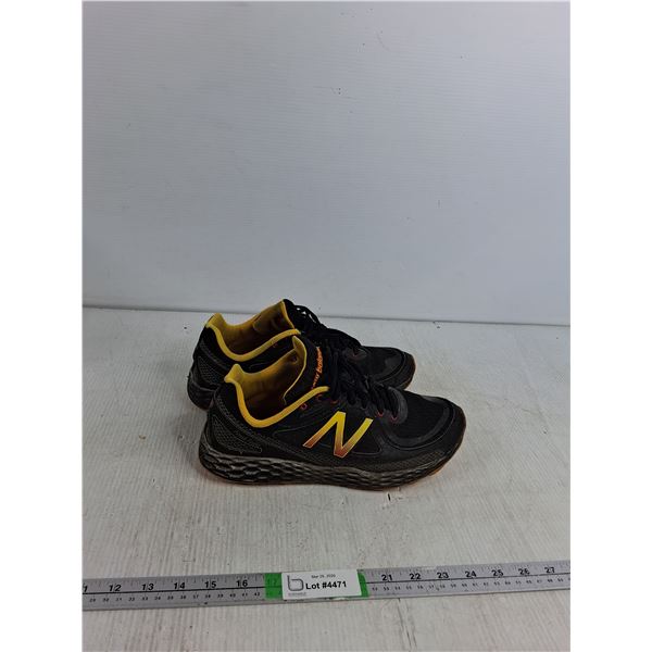 Mens New Balance Sneakers 12" ( as is)