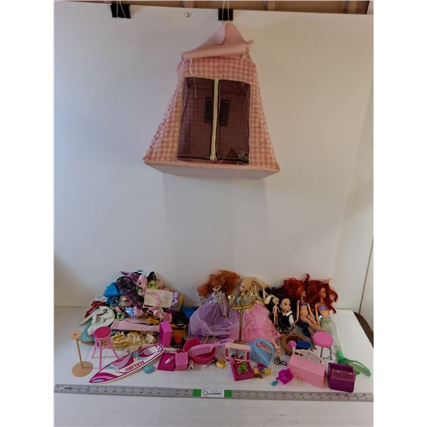Assorted  - Dolls / Doll Clothing / Doll Furniture (Tent)/ Misc - PICK UP