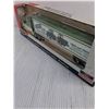 Image 4 : 1:64 Die Cast Ford Aereomax Tractor/Trailer Replica (NIB)