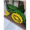 Image 4 : 1:16 John Deere Model "D" (NIB)