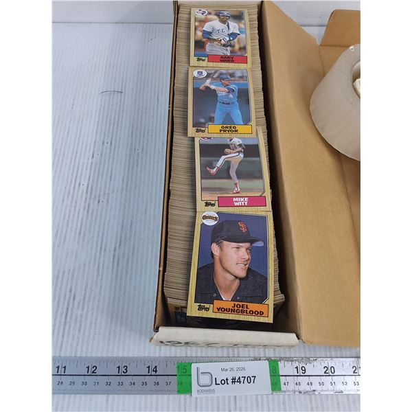 Box of 1987 Topps Baseball Cards #1-792