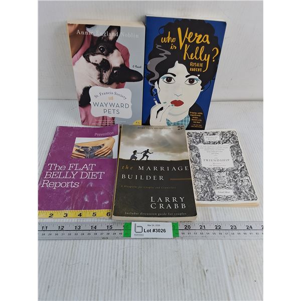 (5) Paperback Novels: Titles in Pictures