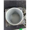 Image 3 : Ice Bucket w/Lid, (8) Glasses