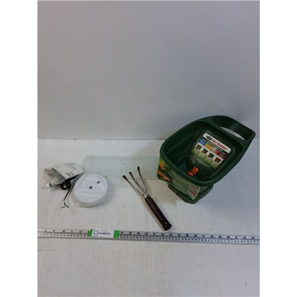 Bathroom Wall Fixture 11.1/4" Appears NIB, Handy Green 2- Hand Head Seed Spreader, Garden Fork