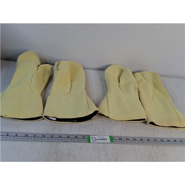  (2) Pairs Of National Safety Apparel ThermoBest High-Heat Mittens ( as is)