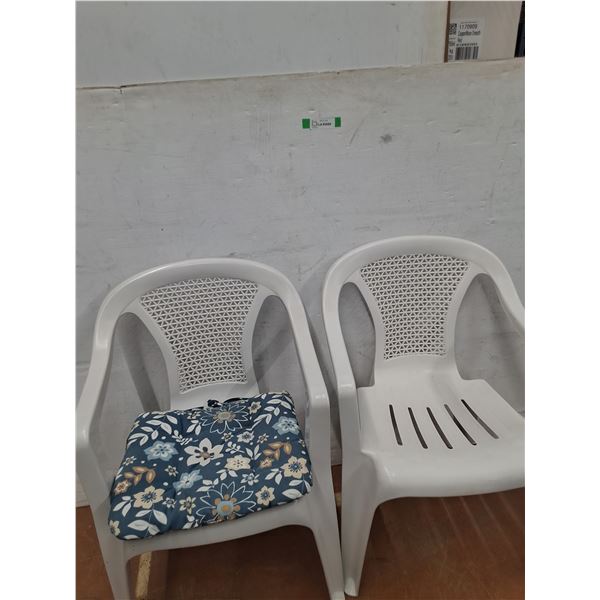 *(2) Plastic Outdoor Chairs and (1) Seat Cushion - PICK UP ONLY