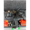 Image 3 : 3D View Master, Vintage Polaroid Colorpack 80 Camera, Camera Case & Flash Bulbs - As Is