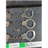 Image 3 : (3) Handcuffs
