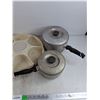 Image 5 : Tupperware Chip & Dip Dish w/Lid, (2) Pots, Napkin Dispenser - PICK UP