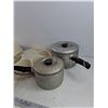 Image 6 : Tupperware Chip & Dip Dish w/Lid, (2) Pots, Napkin Dispenser - PICK UP