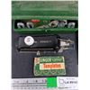 Image 2 : Singer Buttonholer and Machine Sewing Singer
