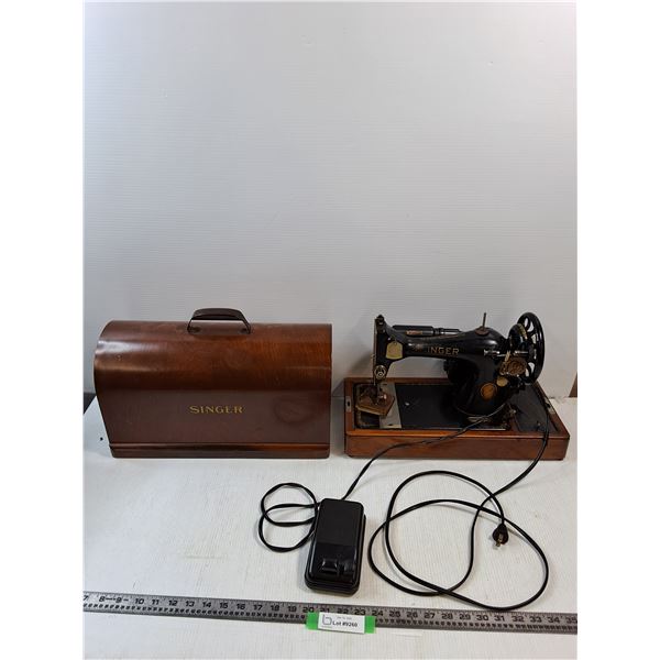 Vintage Singer Sewing Machine w/ Wooden Cover, As Is - CANNOT SHIP