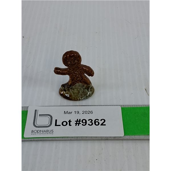 Red Rose Wade Tea Gingerbread Man Figurine 1.5"