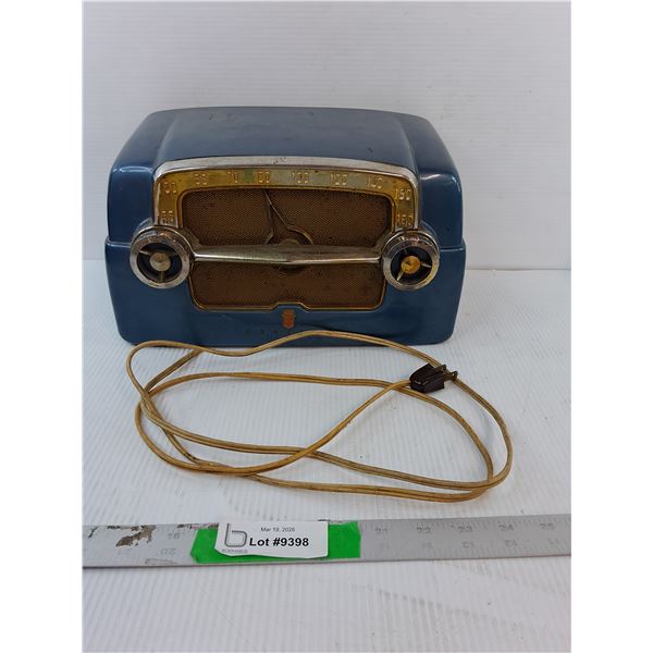 1953 Crosley E-15 Dashboard Radio- Powers On, As Is