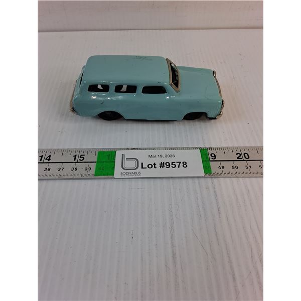 (1) 1950's Tin Car-Made in Japan-5" long