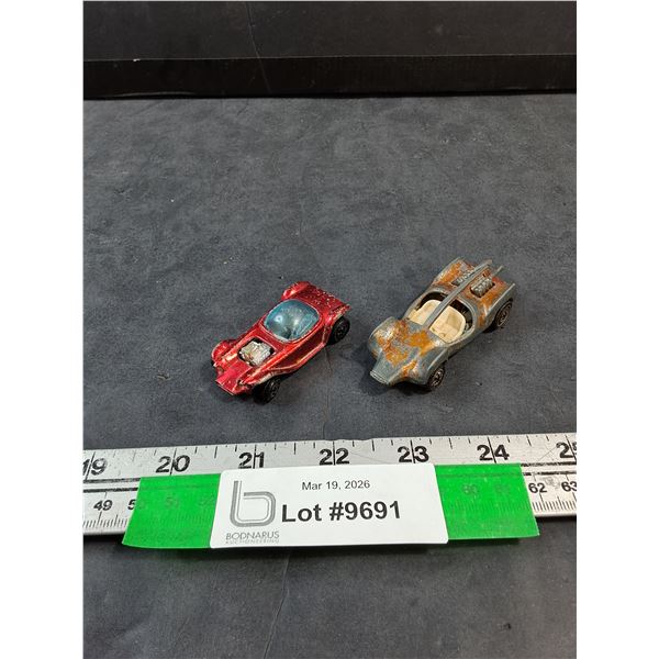 (2) Vintage 1967-69 Hot Wheel Redlines, Beatnik Bandit, Mantis
