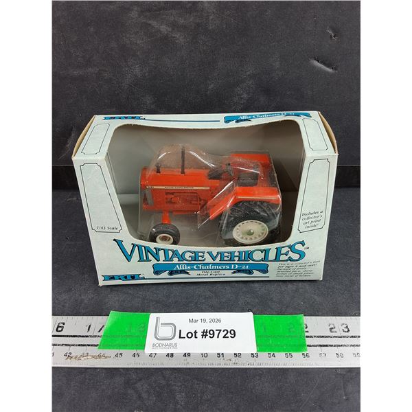 Vintage Vehicles Die Cast Allis Chalmers D21 Tractor