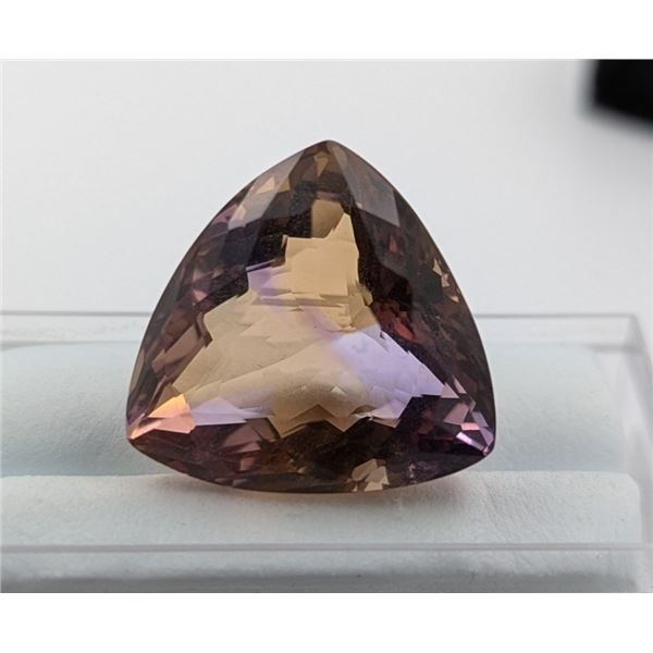 *^ 31.92 ct Certified Bi-Colour Ametrine gemstone -Trilliant Cut ($5,700 Appraisal)