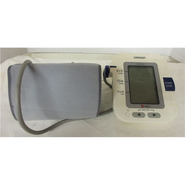(R #1):  OMRON BLOOD PRESSURE MONITOR C/W CUFF
