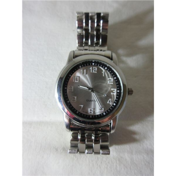 (R #1):  LIKE NEW:  MEN'S QUARTZ WATCH