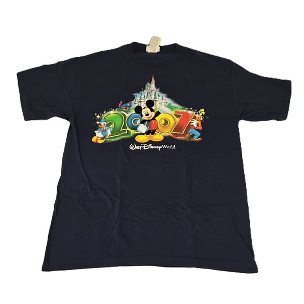 A Walt Disney World 2007 T-Shirt.