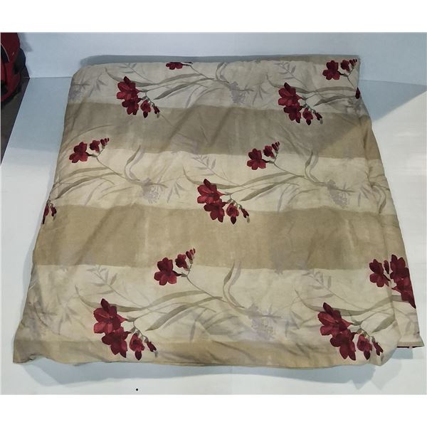 SHOWROOM COMFORTER