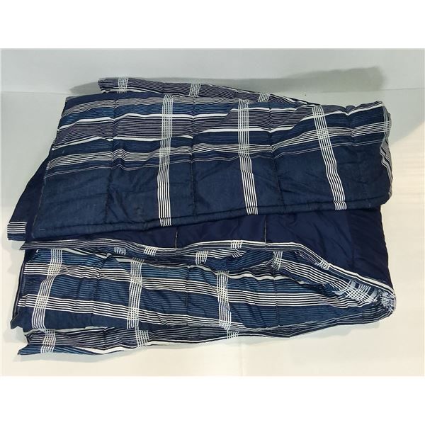 SHOWROOM COMFORTER