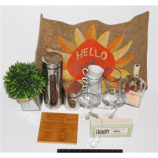 LOT OF HOME DECOR INCLUDING WELCOME RUG