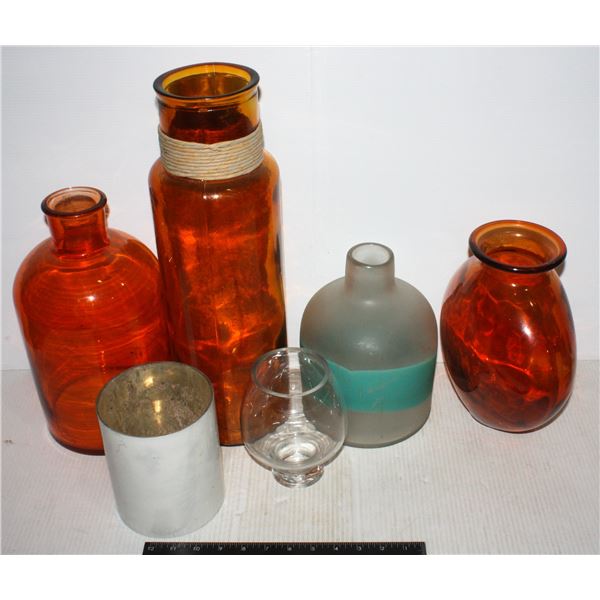 BUNDLE OF VASES