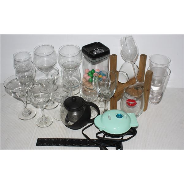 BIG LOT OF GLASSES & MORE