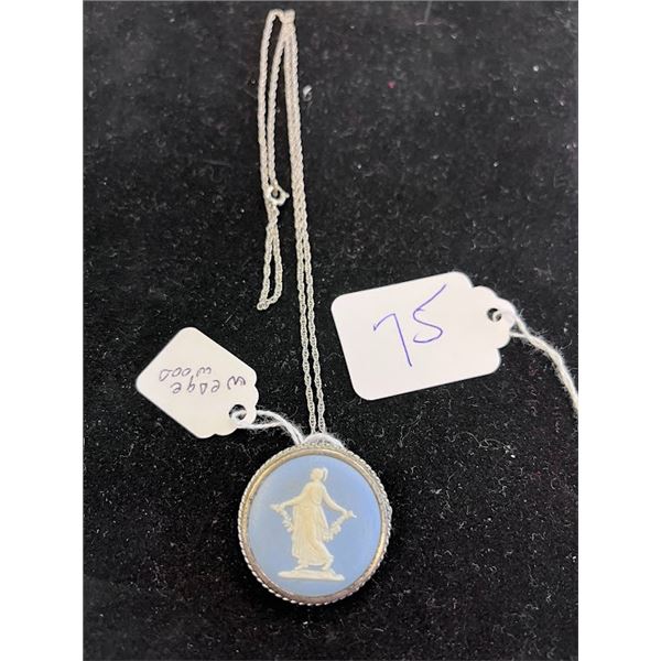 ANTIQUE WEDGE WOOD PENDANT PIN SILVER NECKLACE