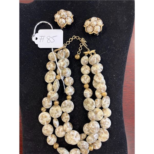 LOT OF HIGH QUALITY FASHION JEWELRY NECKLACE AND CLIP ON EARRINGS