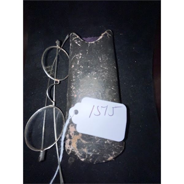1800's Wire Glasses w Lens  in Original Case