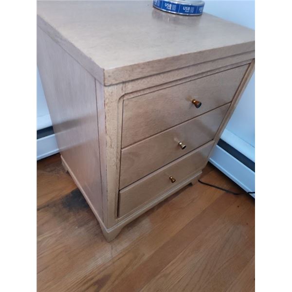 VINTAGE  BLONDE NIGHT STAND