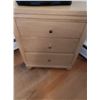 Image 2 : VINTAGE  BLONDE NIGHT STAND
