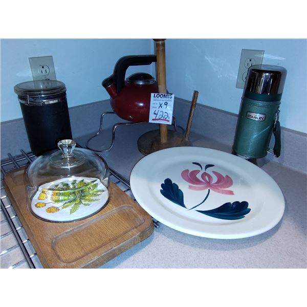 9 PIECES OF ASSORTED KITCHENWARE AND STANLEY THERMOS