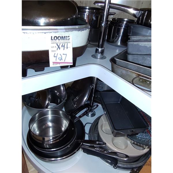 HUGE BAKING AND COOKWARE BUNDLE (APPROX. 41 PIECES TOTAL)