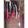 Image 3 : WALL BUNDLE OF TOOLS AND LEVELS