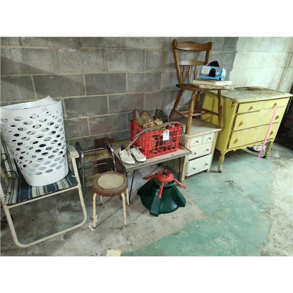 WALL LOT OF ASST ITEMS