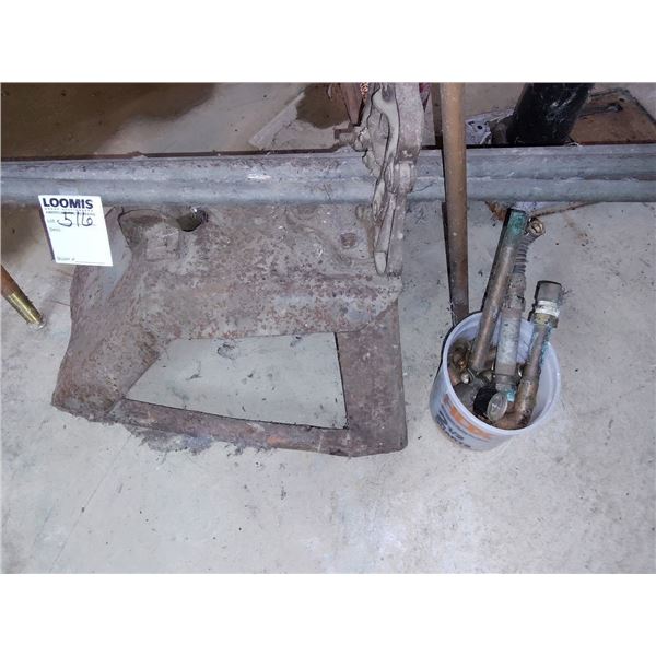 PIPE VISE ON STAND