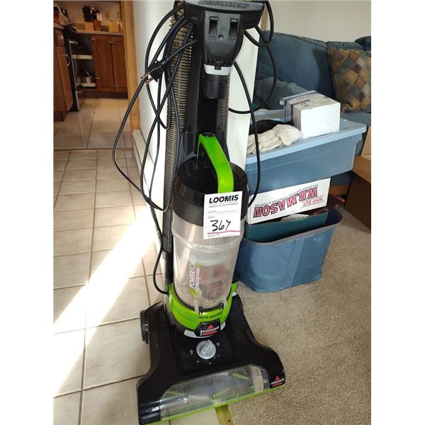 BISSELL UPRIGHT SWEEPER (RUNS)