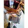 Image 1 : VINATGE POLAROID LAND CAMERA