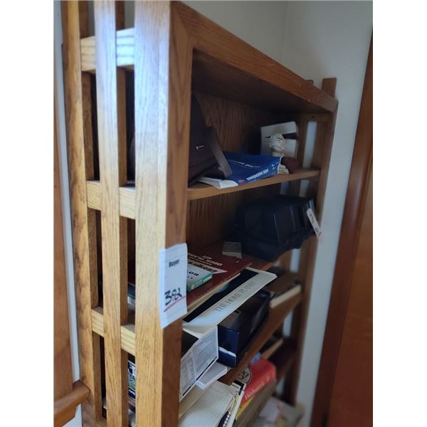 BEAUTIFUL MISSION OAK BOOKCASE (CONTENTS NOT INCLUDED