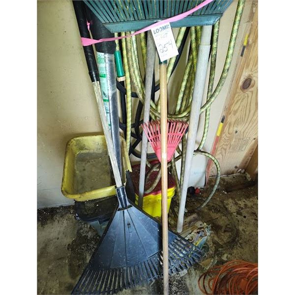 LONG HANDLE TOOLS & GARDEN HOSE