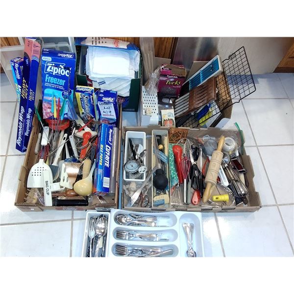 HUGE LOT OF LIKE NEW KITCHEN WARES