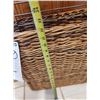 Image 2 : FLOOR WICKER BASKET & CUTTING BOARD