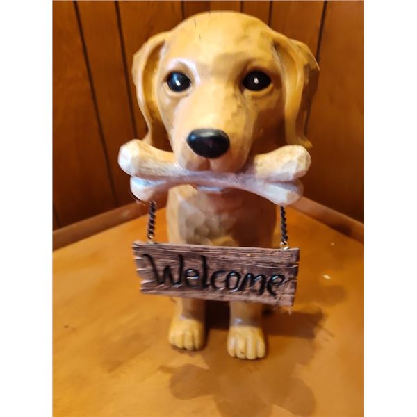 LARGE RESIN DOG W WELCOME SIGN