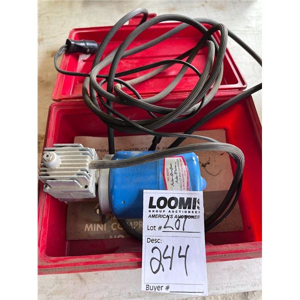 MINI AIR COMPRESSOR IN CASE / RUNS