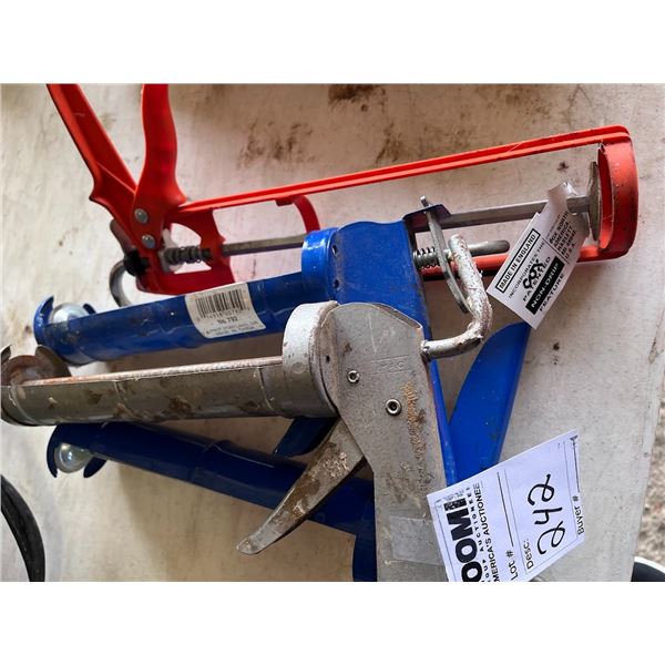 LOT OF CALKING GUNS